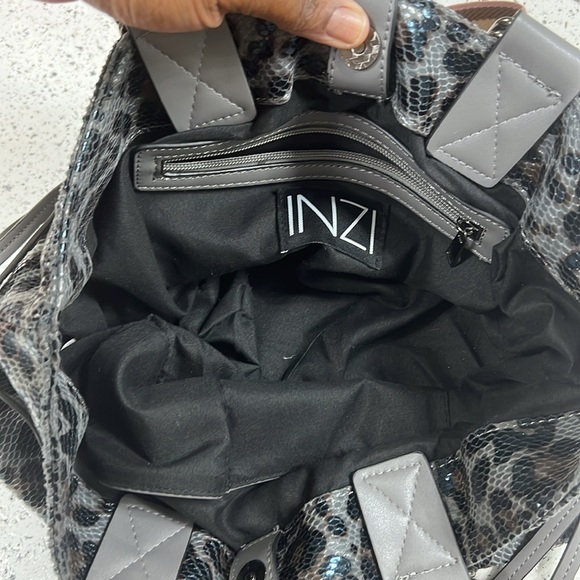 Faux snakeskin leopard print tote - Picture 3 of 9